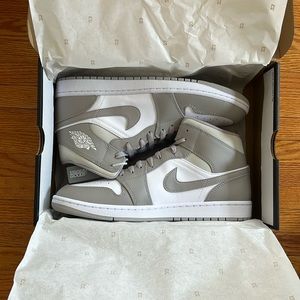 Tan/grey/white Never worn Jordan Mids